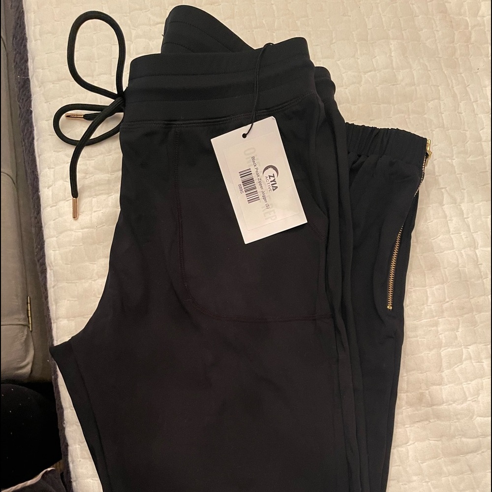 ZYIA black Peak Jogger